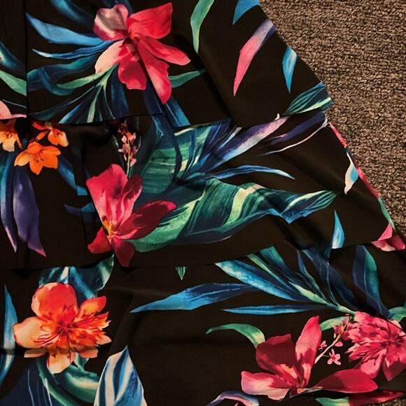 Swim Solutions Plus Women's Floral Triple Tiered Halter Tankini Top NWT Size 18 - Picture 3 of 4